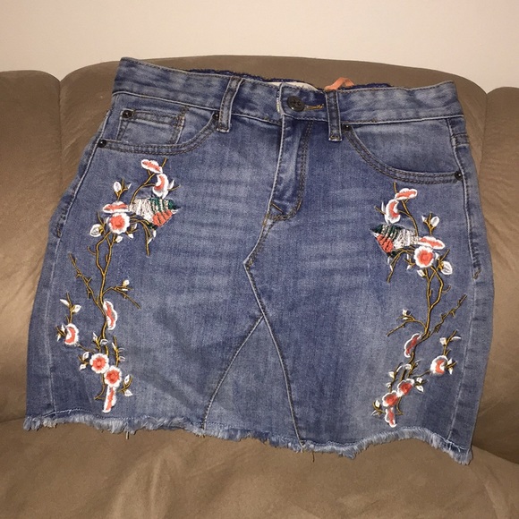 Chelsea & Violet Dresses & Skirts - Chelsea and Violet denim skirt NWT size xs cute!